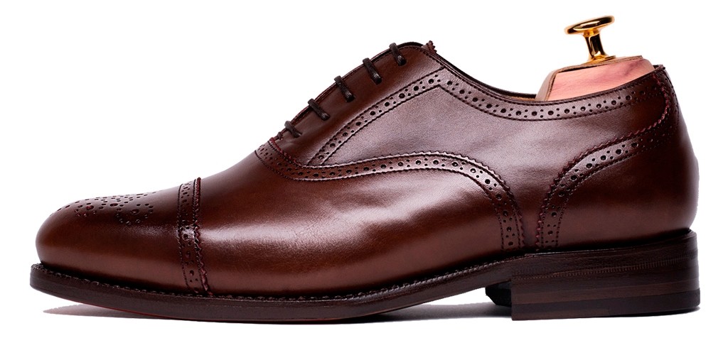 Para o melhor atendimento e manutenção de seus sapatos recomendo sempre usar árvores de cedro sapato para manter seus sapatos no armário