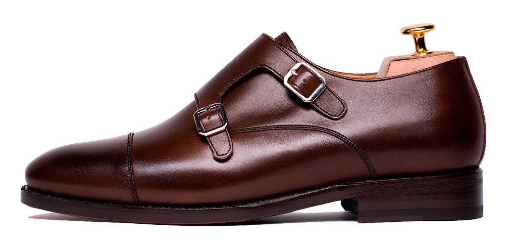 Zapatos de doble hebilla en color marrón chocolate perfectos para el verano, otoño, invierno y primavera