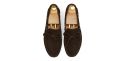 Zapato driver con lazo hecho con ante de calidad en color marrón oscuro. zapato cómodo para el verano