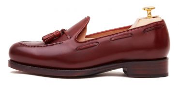 Penny moccasin for men, moccasins for men, burgundy shoes, good quality shoes, quality shoes, long lasting shoes, comfortable shoes, casual shoes, elegant shoes, essential shoes in the closet