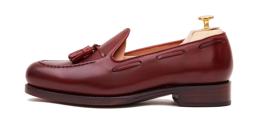Penny moccasin for men, moccasins for men, burgundy shoes, good quality shoes, quality shoes, long lasting shoes, comfortable shoes, casual shoes, elegant shoes, essential shoes in the closet