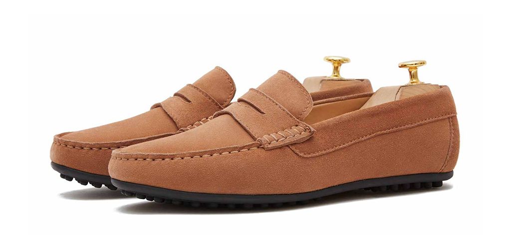 Moccasin shoe made with an eye mask quality to brown. comfortable shoe for summer