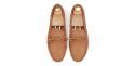 Zapato driver con lazo hecho con ante de calidad en color marrón claro. zapato cómodo para el verano