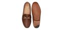 Sapatos mocassim de fivelas. Mocassins de couro para homens.