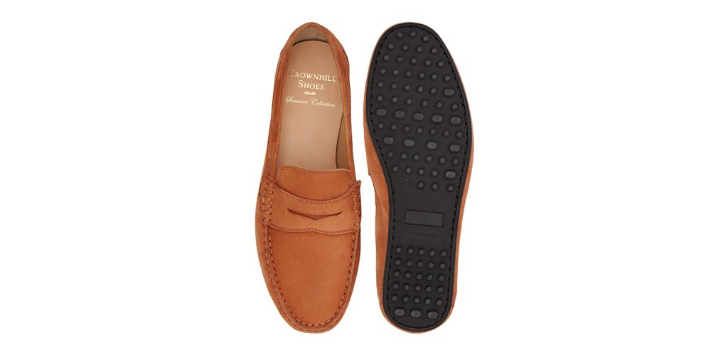 Chaussure Moccasin faite avec une qualité de masque pour les yeux au brun. chaussure confortable pour l'été