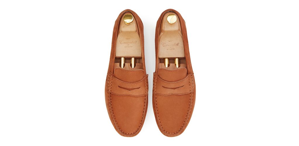 Chaussure Moccasin faite avec une qualité de masque pour les yeux au brun. chaussure confortable pour l'été