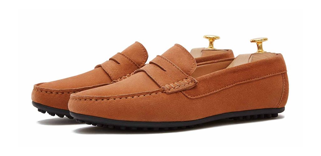 Moccasin shoe made with an eye mask quality to brown. comfortable shoe for summer