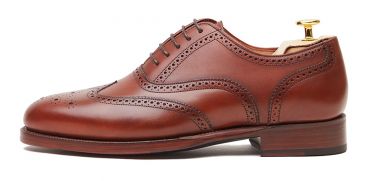 Cognac shoes, full brogue shoes for men, elegant shoes, comfortable shoes, easy to put shoes, good quality shoes, Spanish footwear for men, shoes for any type of men