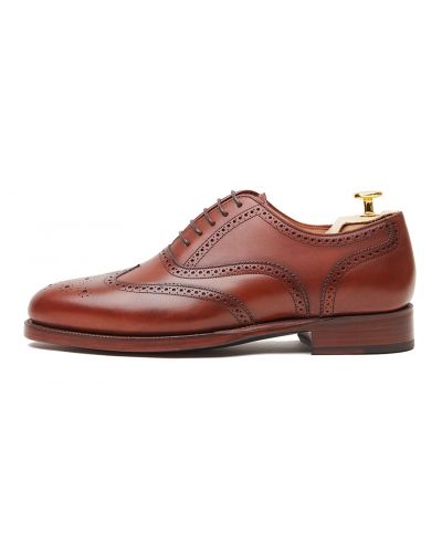 Cognac shoes, full brogue shoes for men, elegant shoes, comfortable shoes, easy to put shoes, good quality shoes, Spanish footwear for men, shoes for any type of men