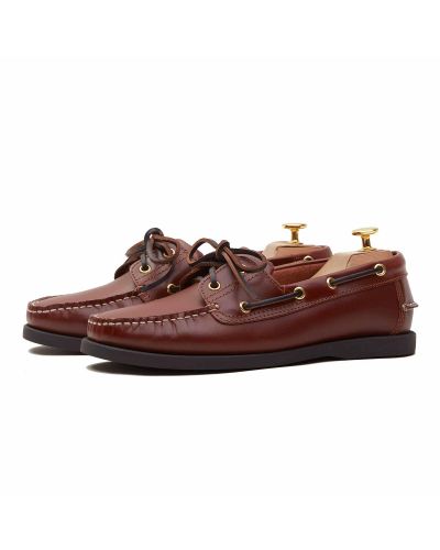 Men's boat shoes made in burgundy leather. It's included on our collection of summer shoes.