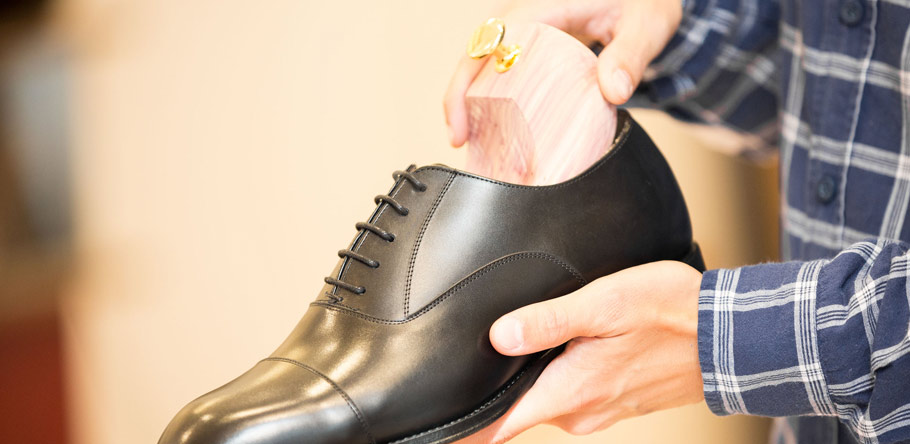 Campaña lógica exótico Por qué comprar hormas de cedro para tus zapatos de vestir - Crownhill Shoes